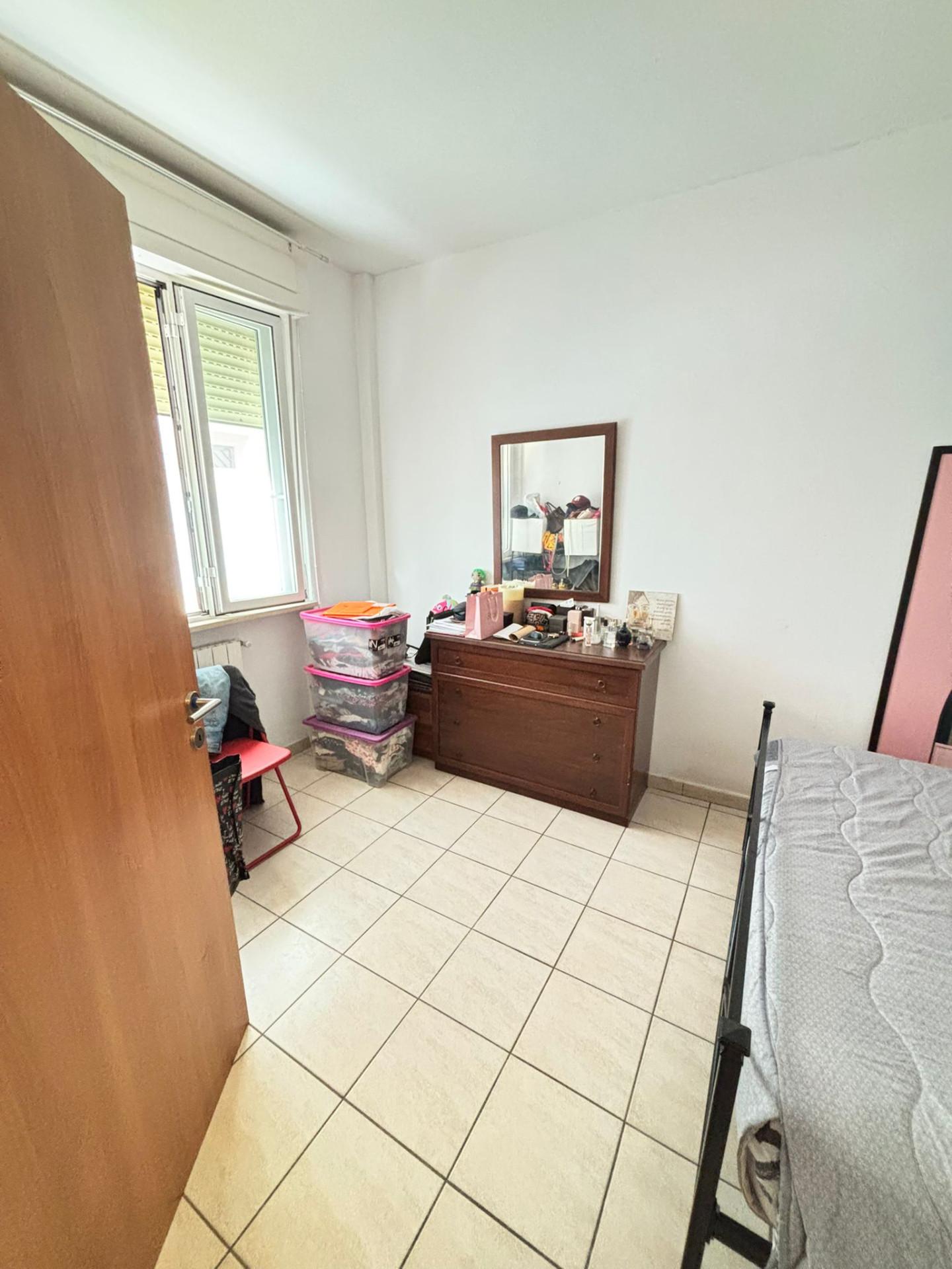 Bilocale arredato in affitto, Livorno porta a mare