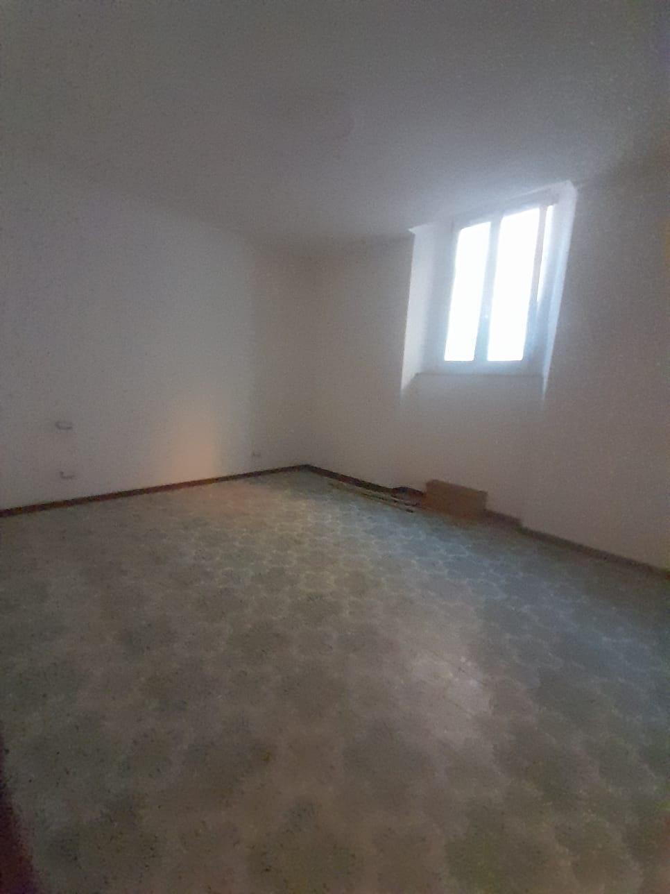 Quadrilocale con giardino, Livorno s. marco