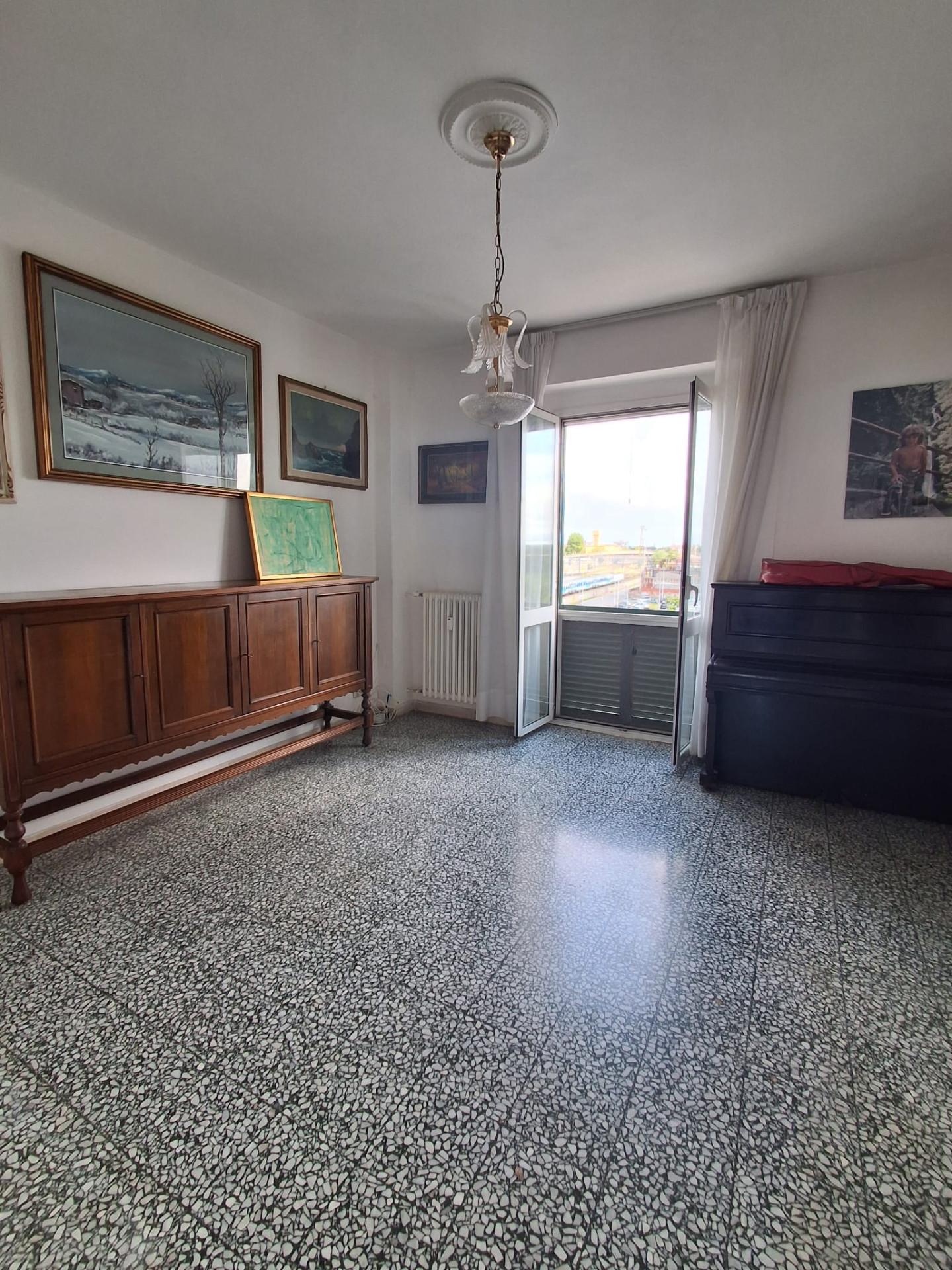 Quadrilocale in vendita, Livorno porta a terra