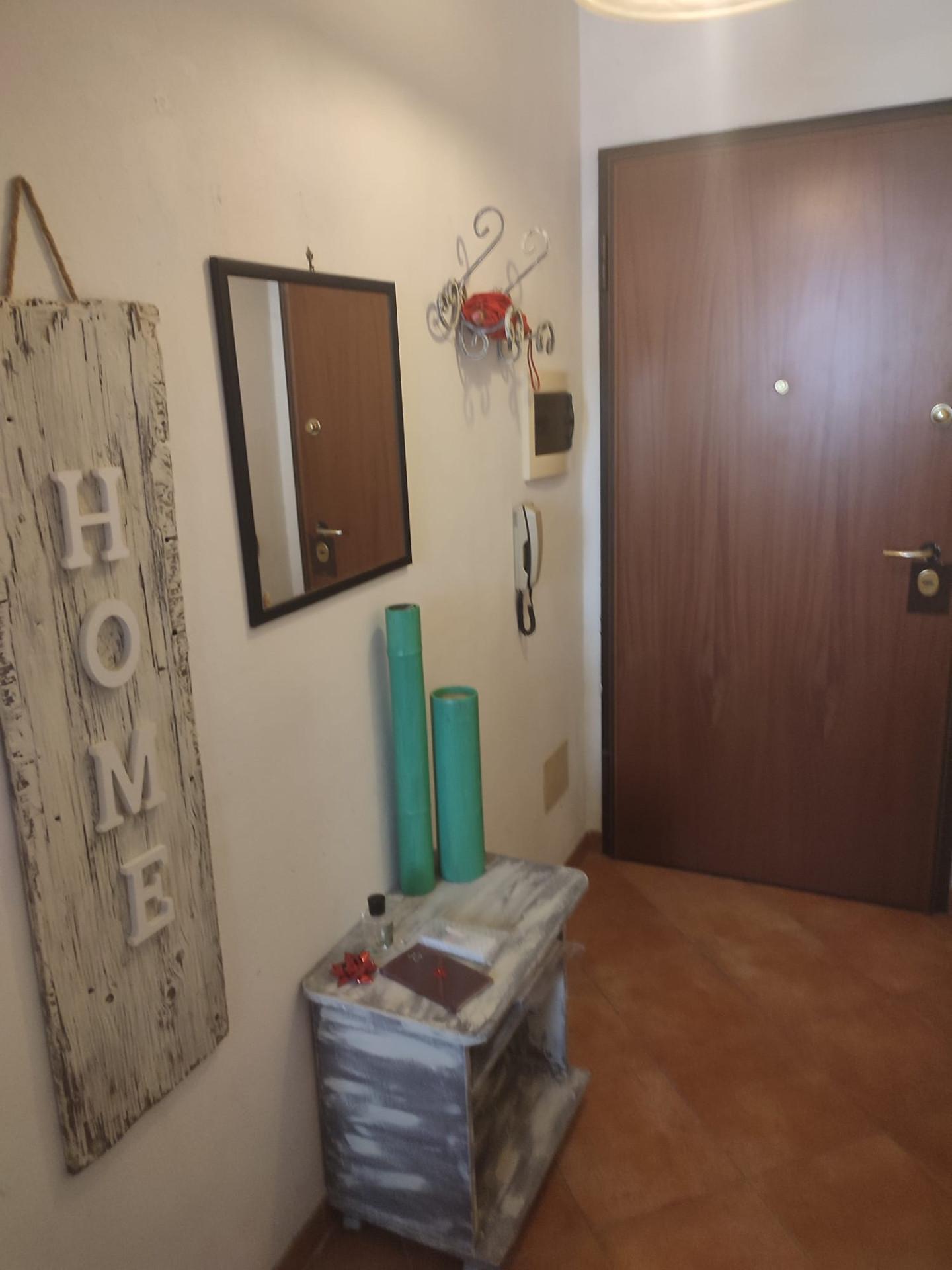 Monolocale arredato in affitto, Livorno centro