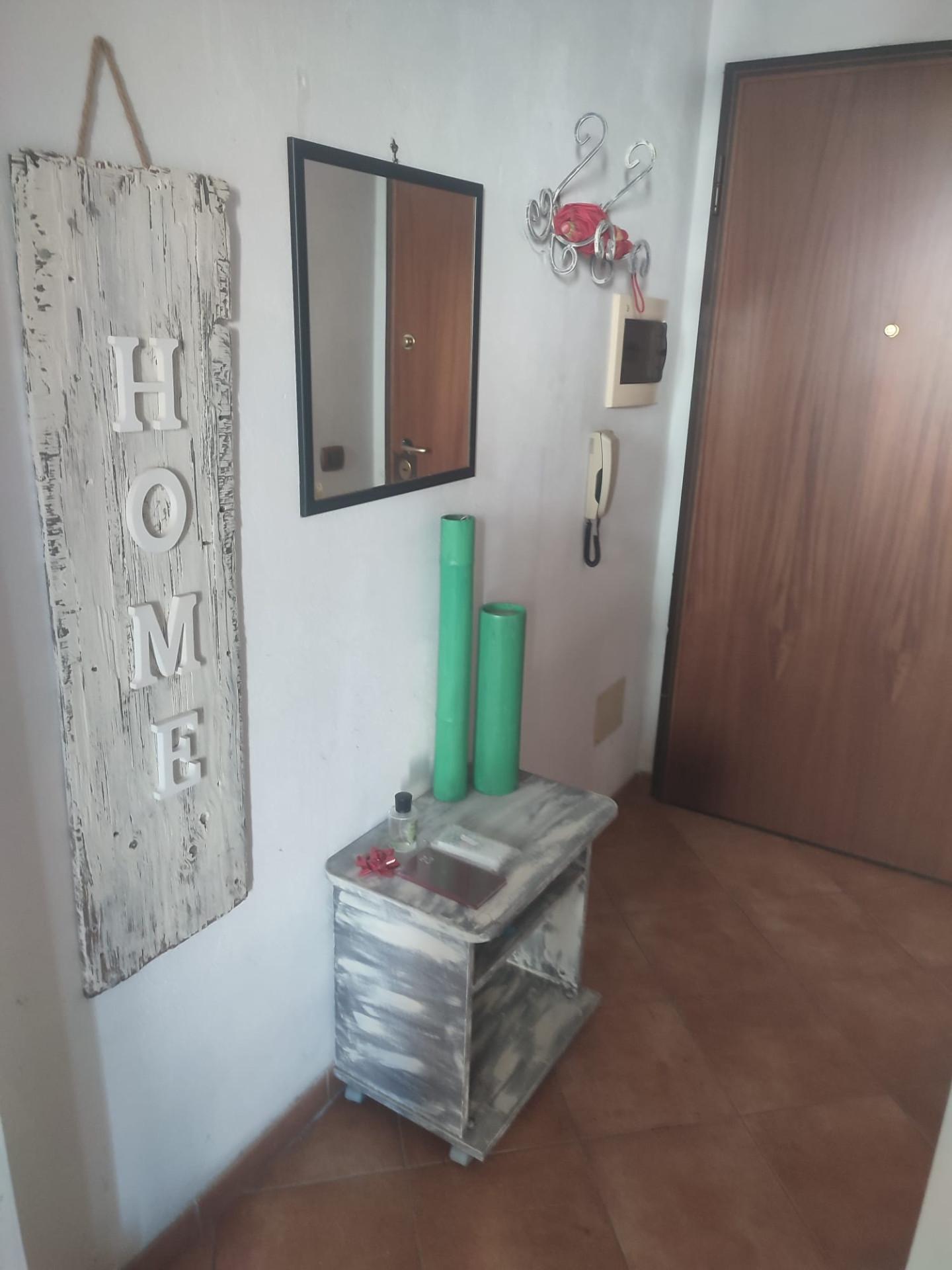 Monolocale arredato in affitto, Livorno centro