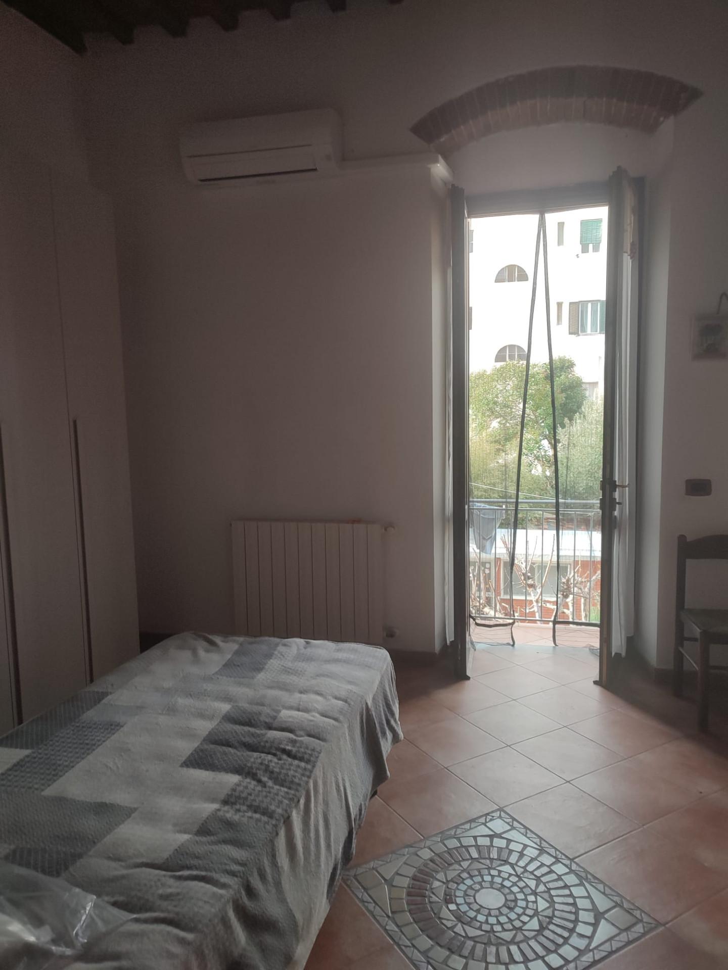 Monolocale arredato in affitto, Livorno centro