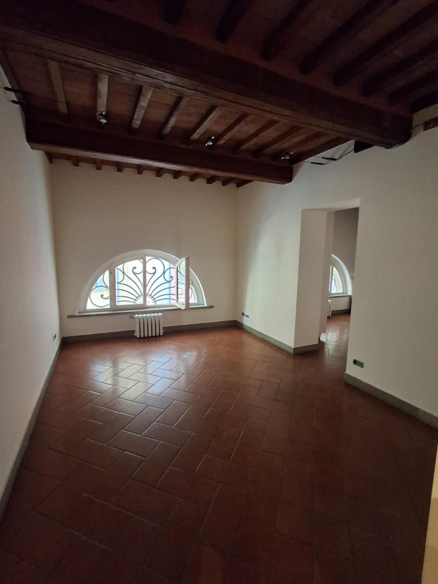 Quadrilocale arredato in affitto, Livorno scali manzoni