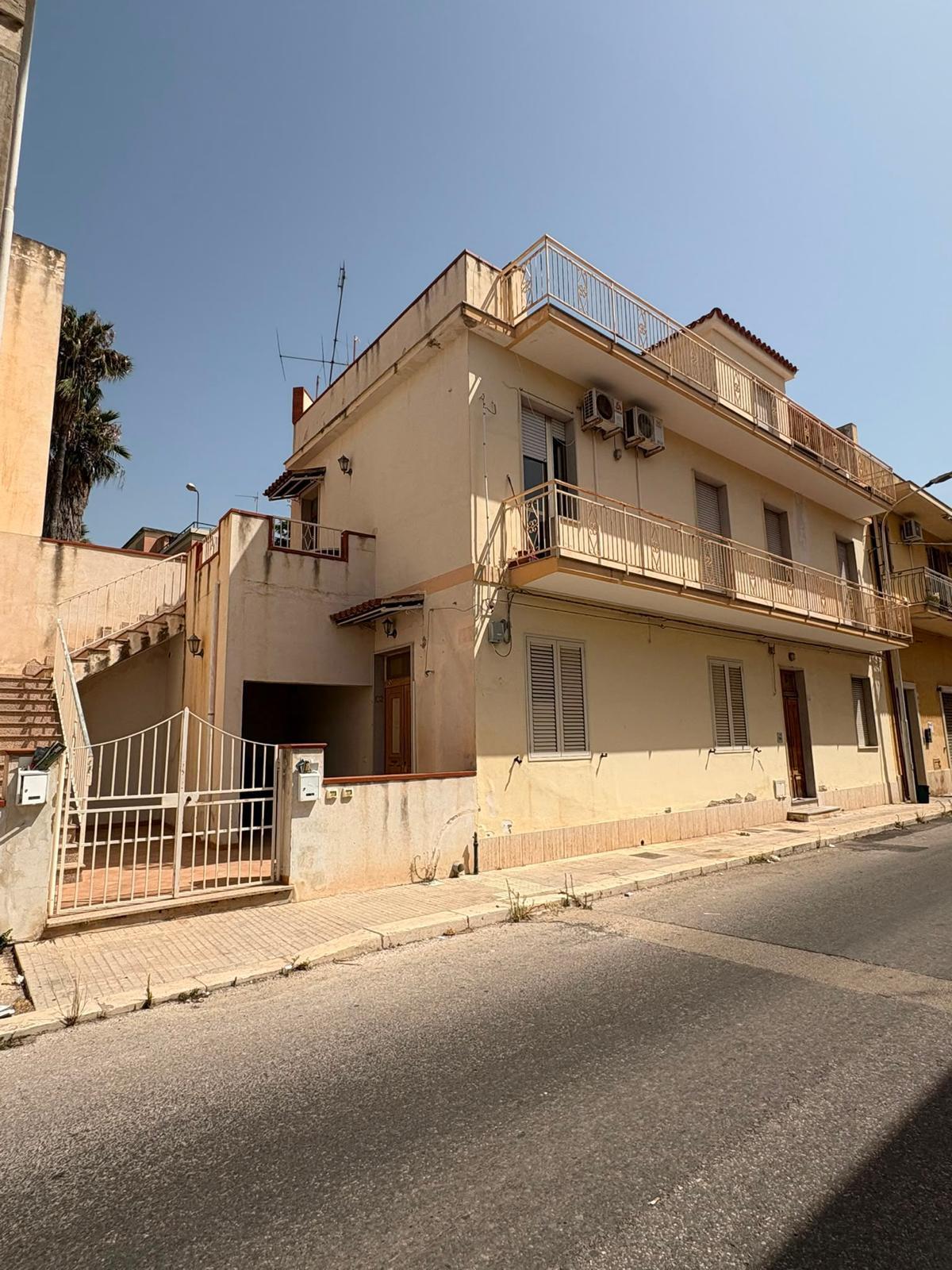 Casa indipendente con giardino a Avola
