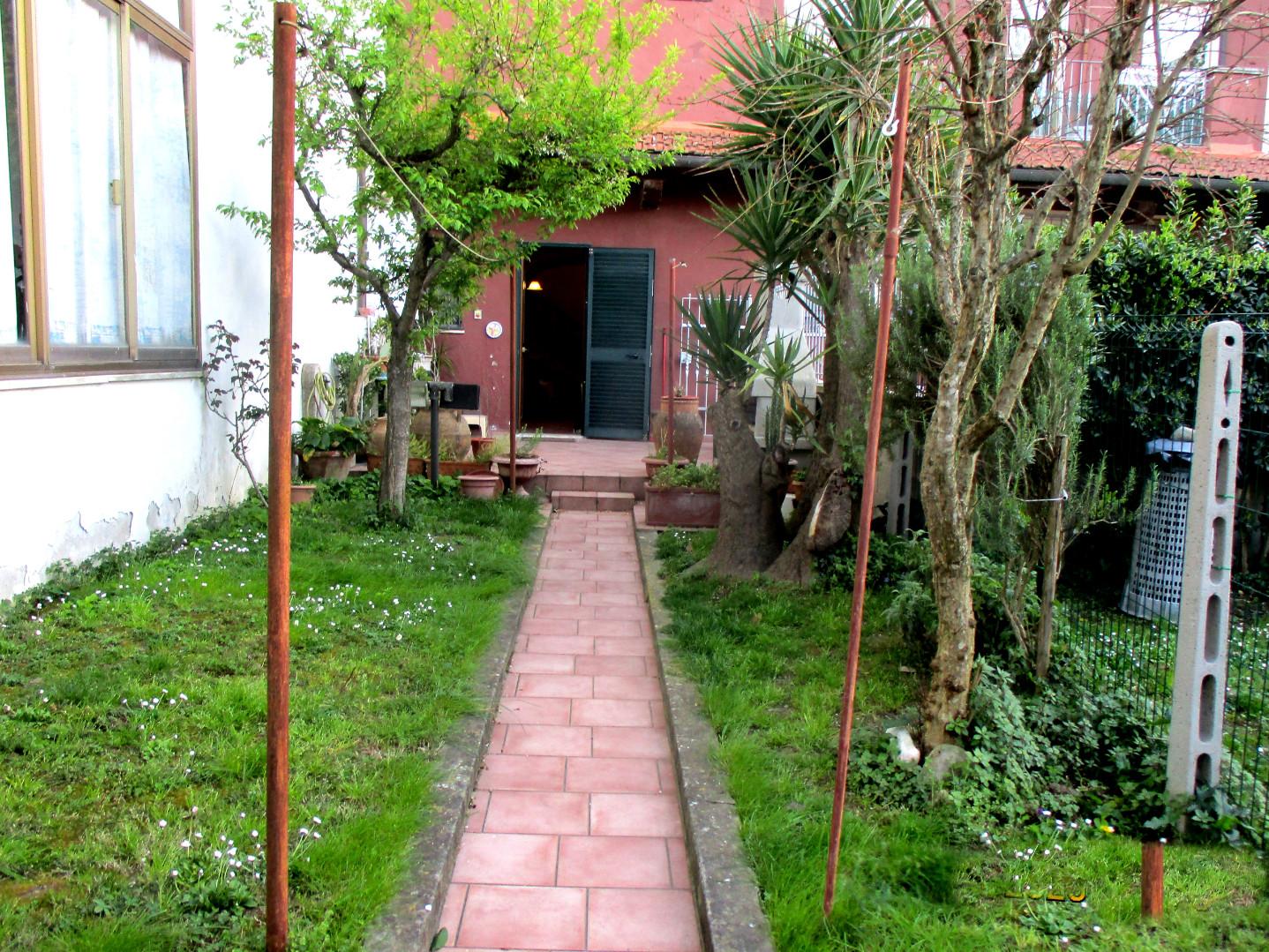 Casa indipendente con giardino a Pontedera