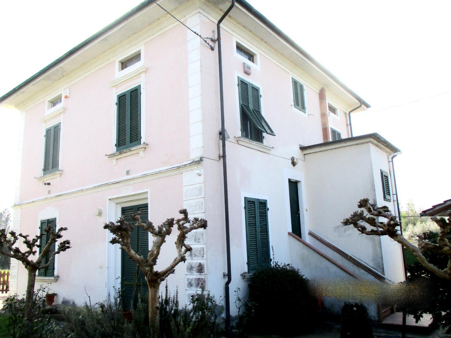 Villa con giardino, Castelfranco di Sotto orentano