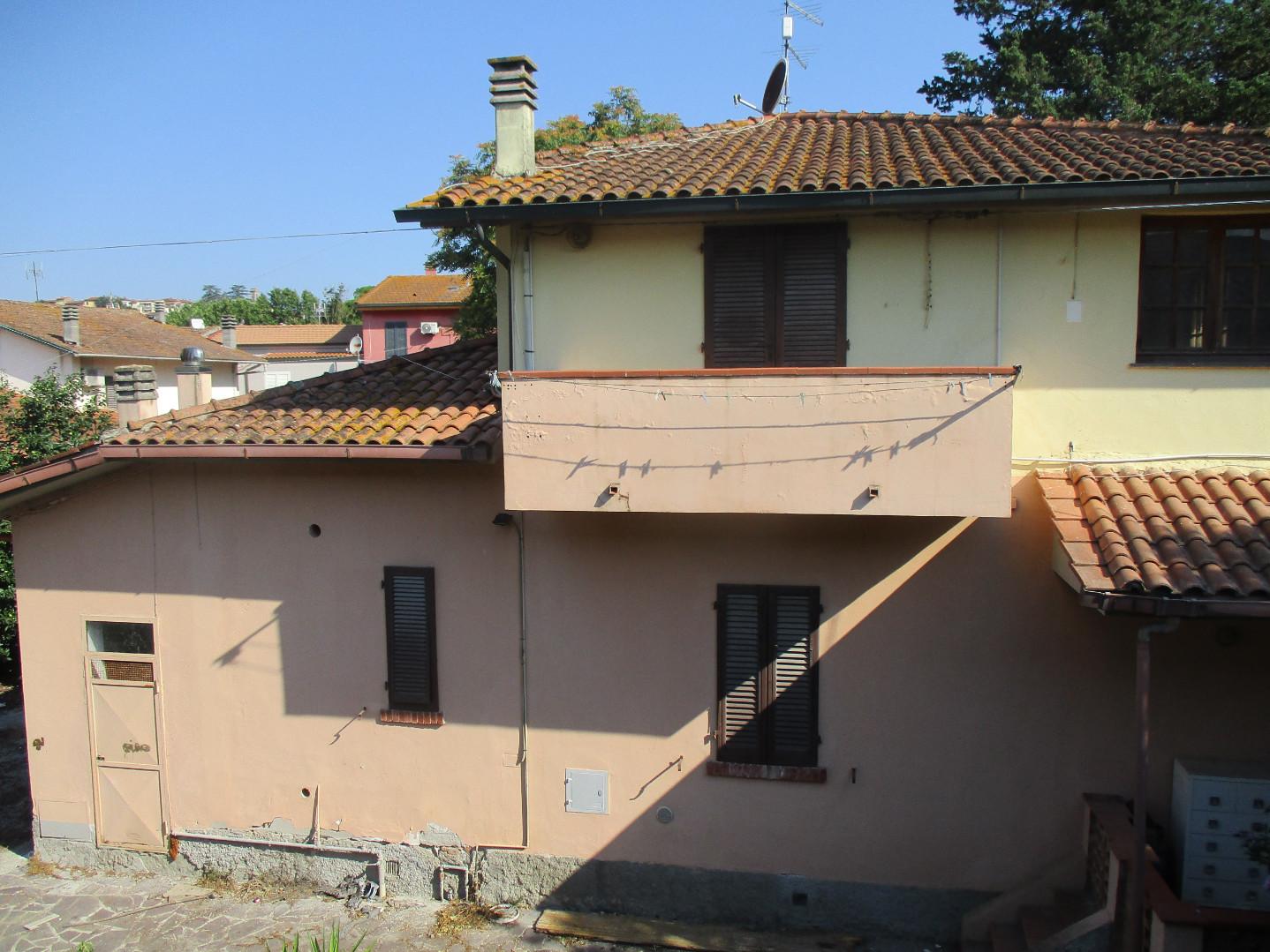 Casa indipendente con giardino, Santa Maria a Monte montecalvoli basso