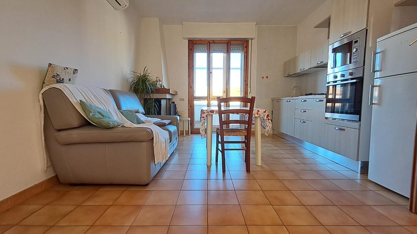 Trilocale con giardino, Cecina palazzaccio