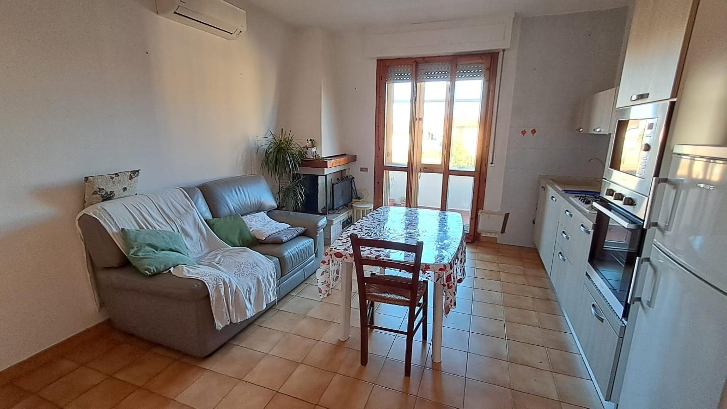 Trilocale con giardino, Cecina palazzaccio