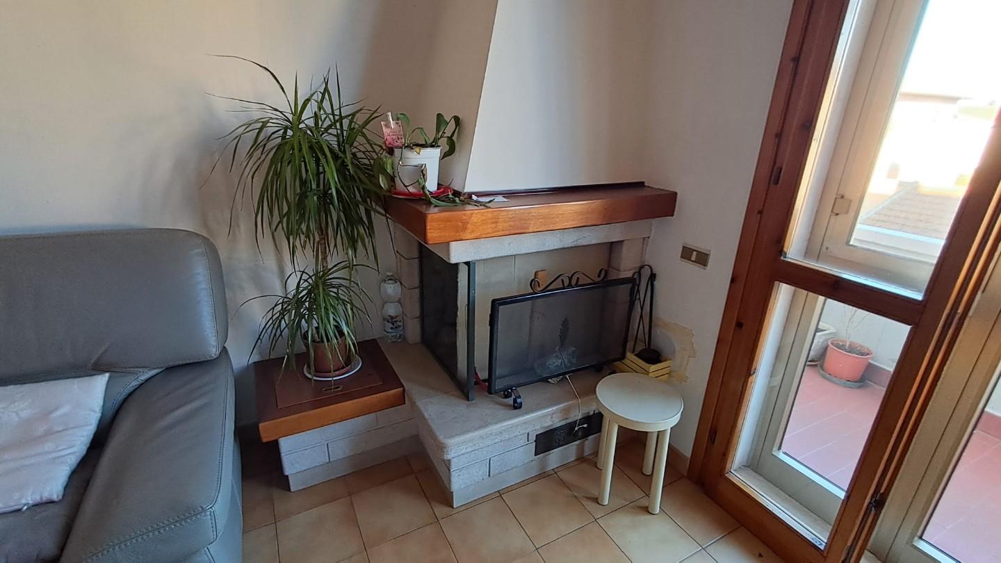 Trilocale con giardino, Cecina palazzaccio