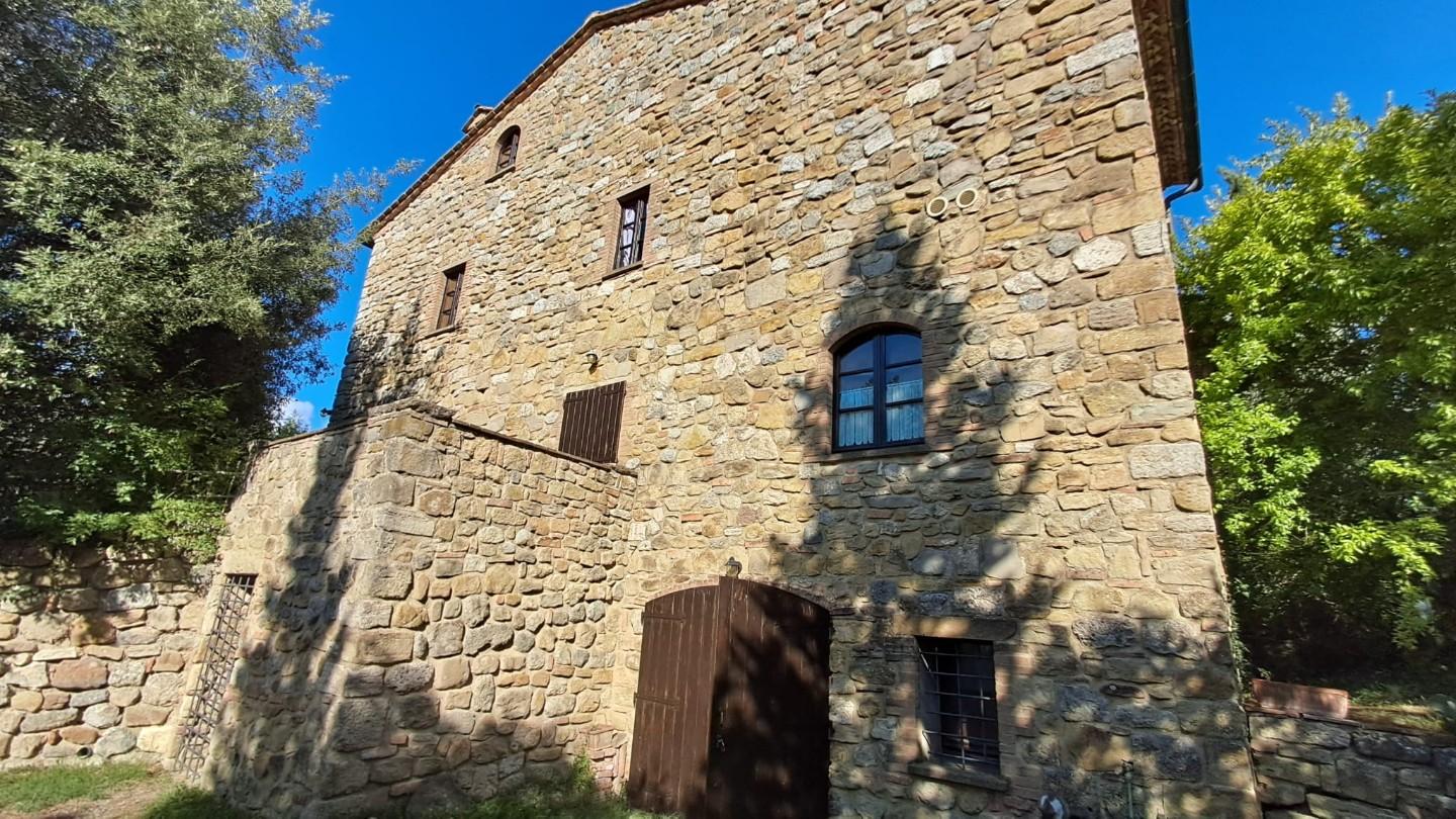 Rustico con giardino a Volterra