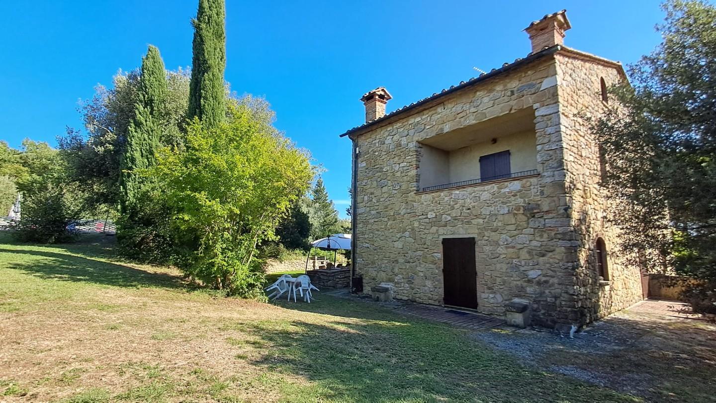 Rustico con giardino a Volterra