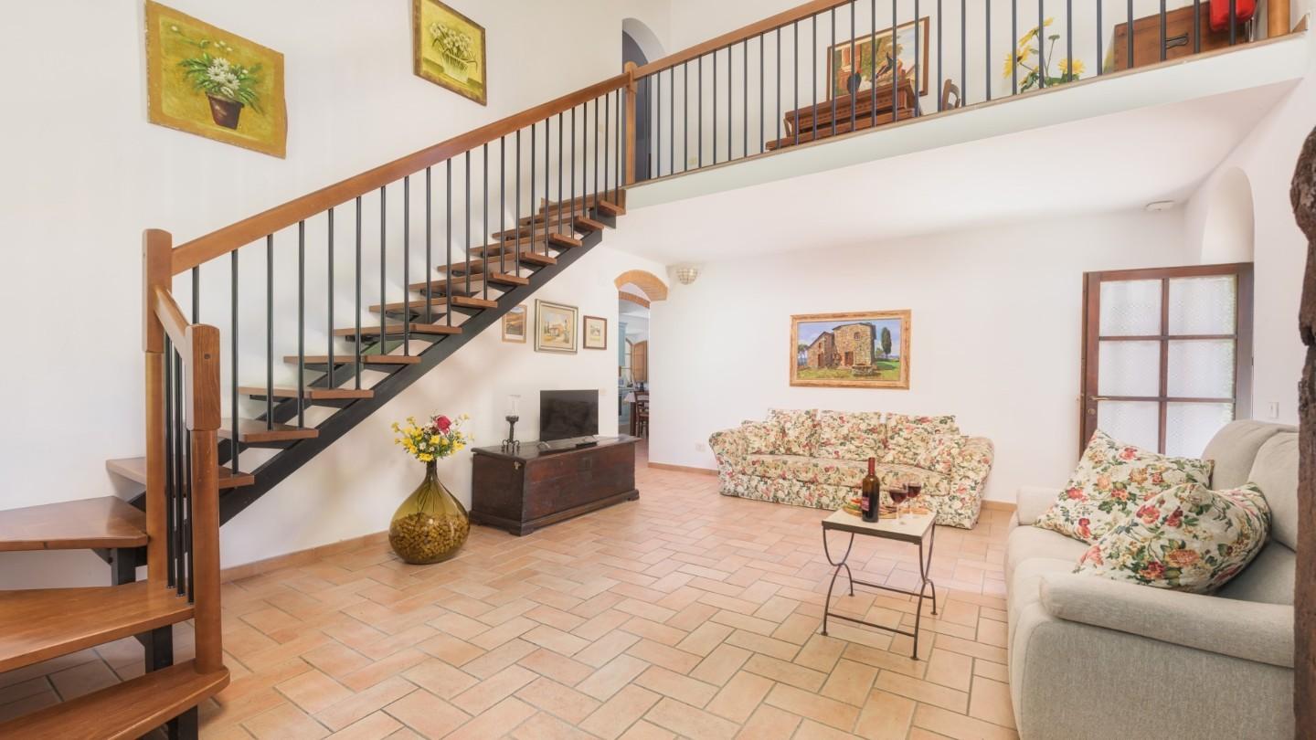 Rustico con giardino a Volterra