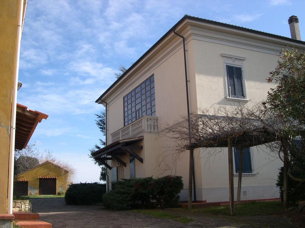 Villa con giardino a Casale Marittimo