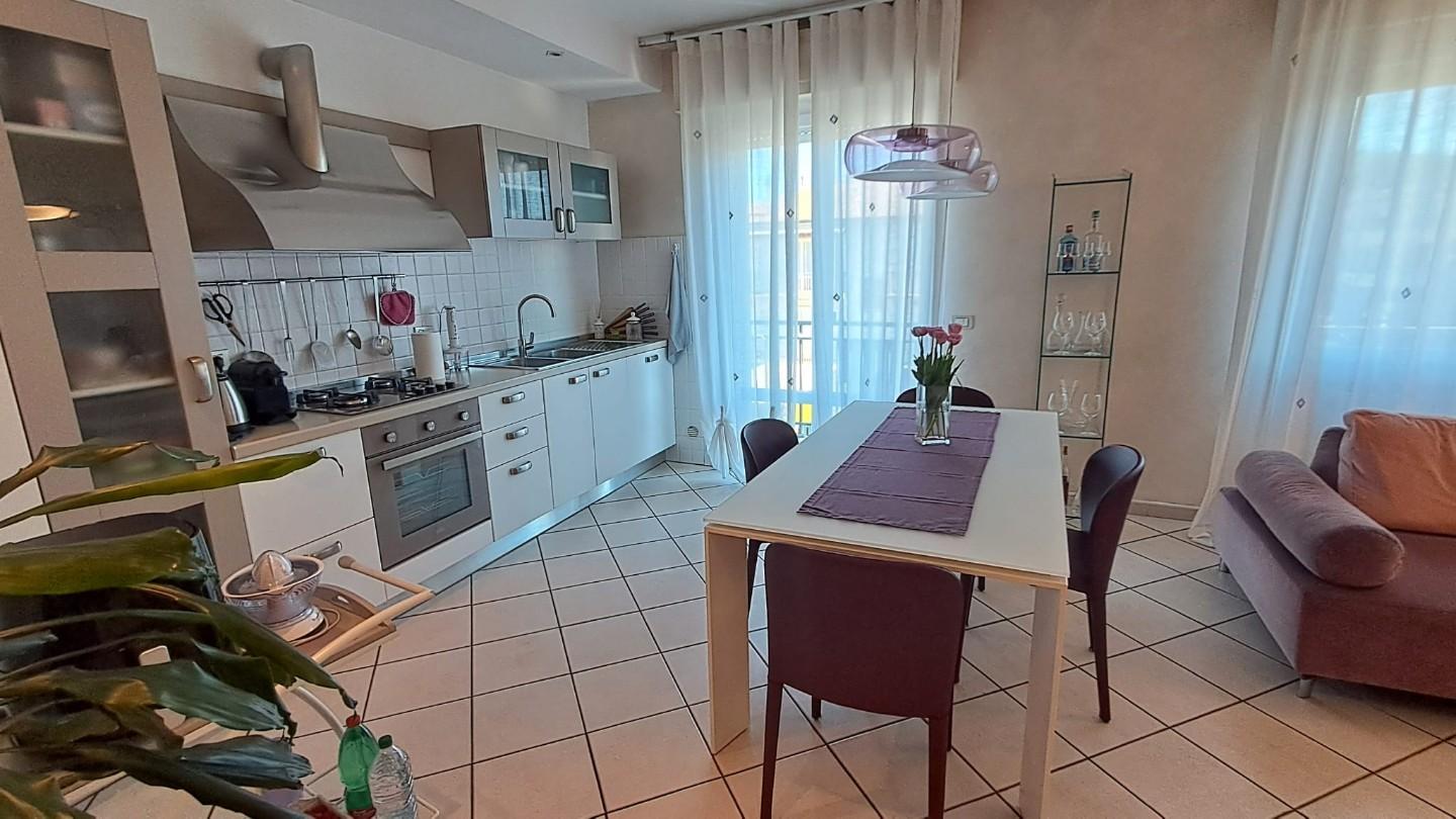 Quadrilocale con terrazzi, Cecina marina