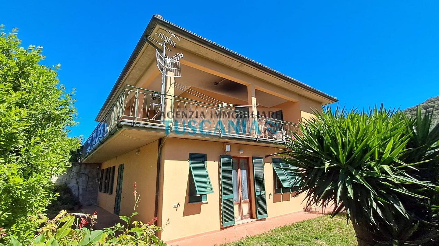 Villa Bifamiliare con giardino, Marciana procchio