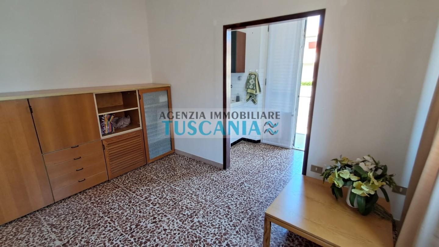 Villa Bifamiliare con giardino, Cecina marina