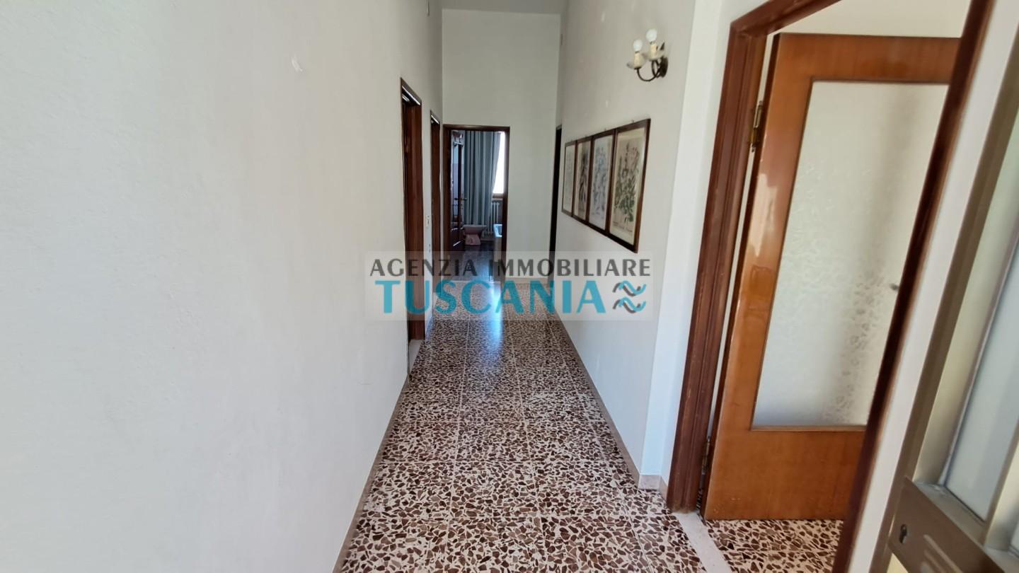 Villa Bifamiliare con giardino, Cecina marina