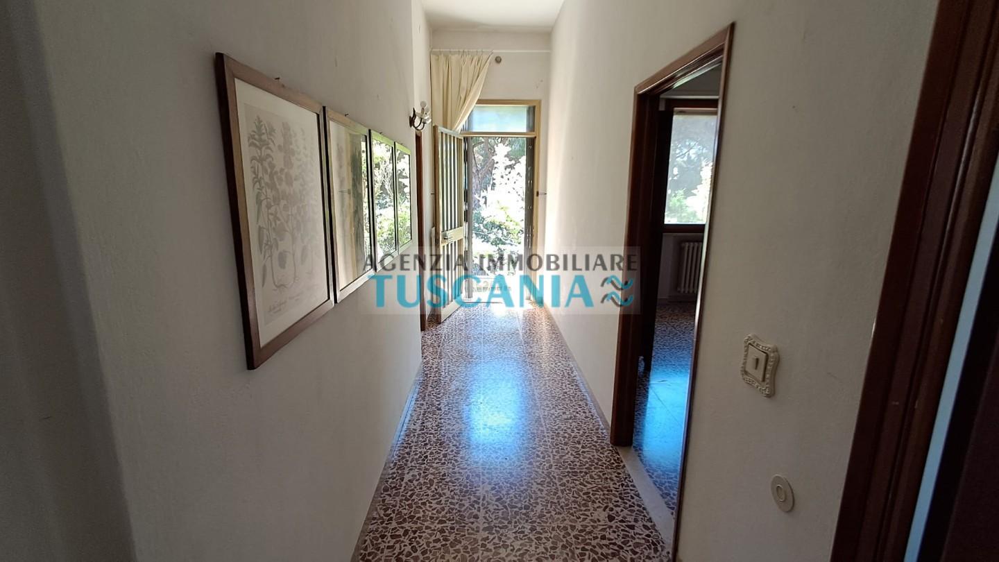 Villa Bifamiliare con giardino, Cecina marina