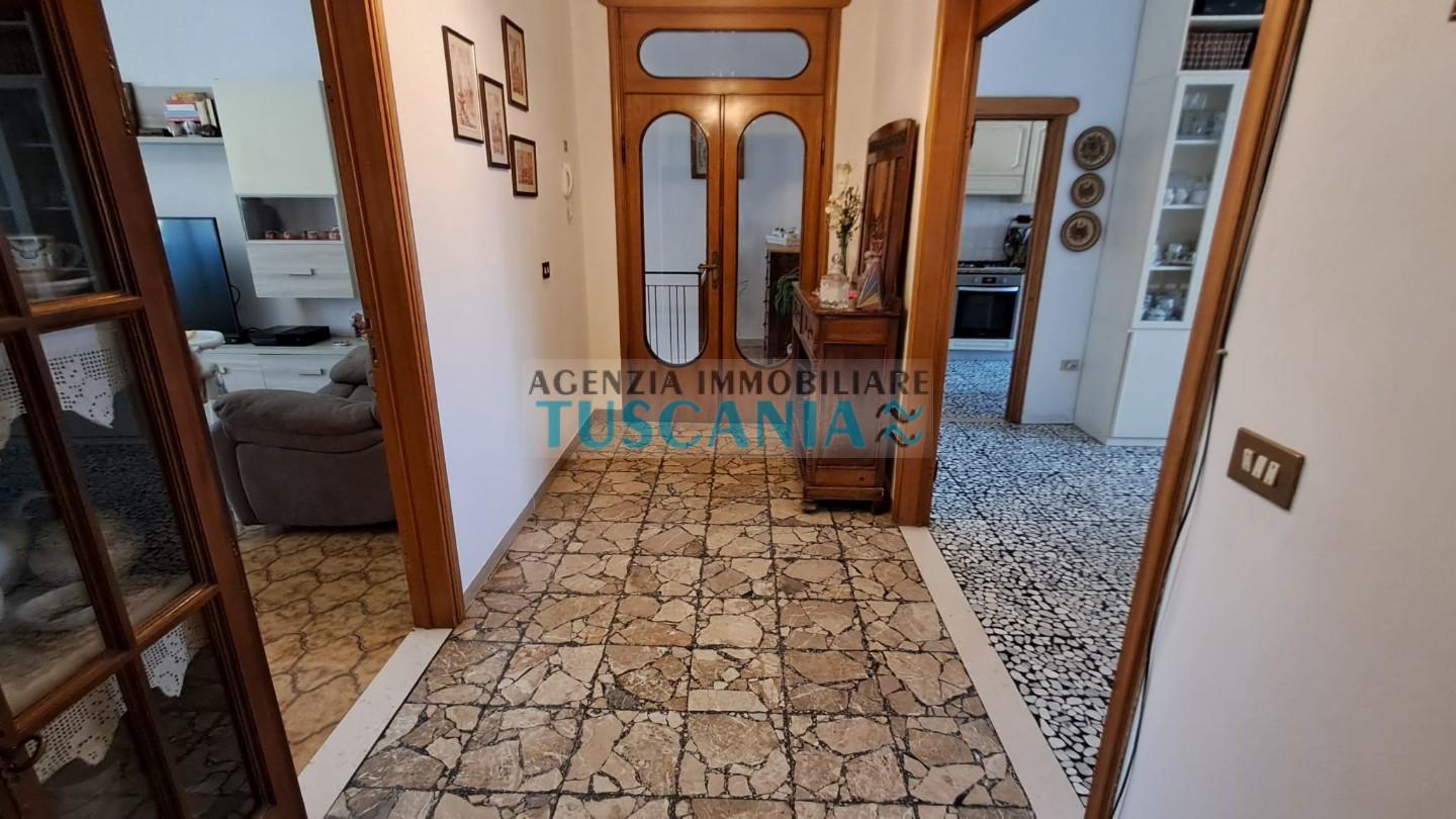 Appartamento con giardino a Cecina