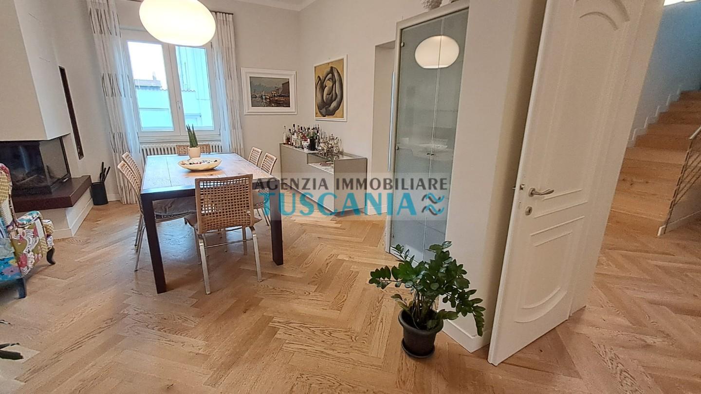 Casa indipendente con giardino a Cecina
