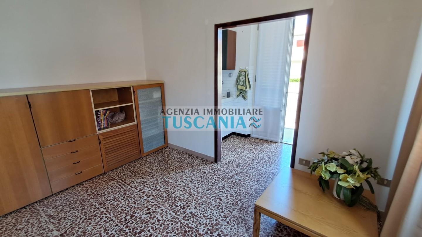 Villa Bifamiliare con giardino, Cecina marina