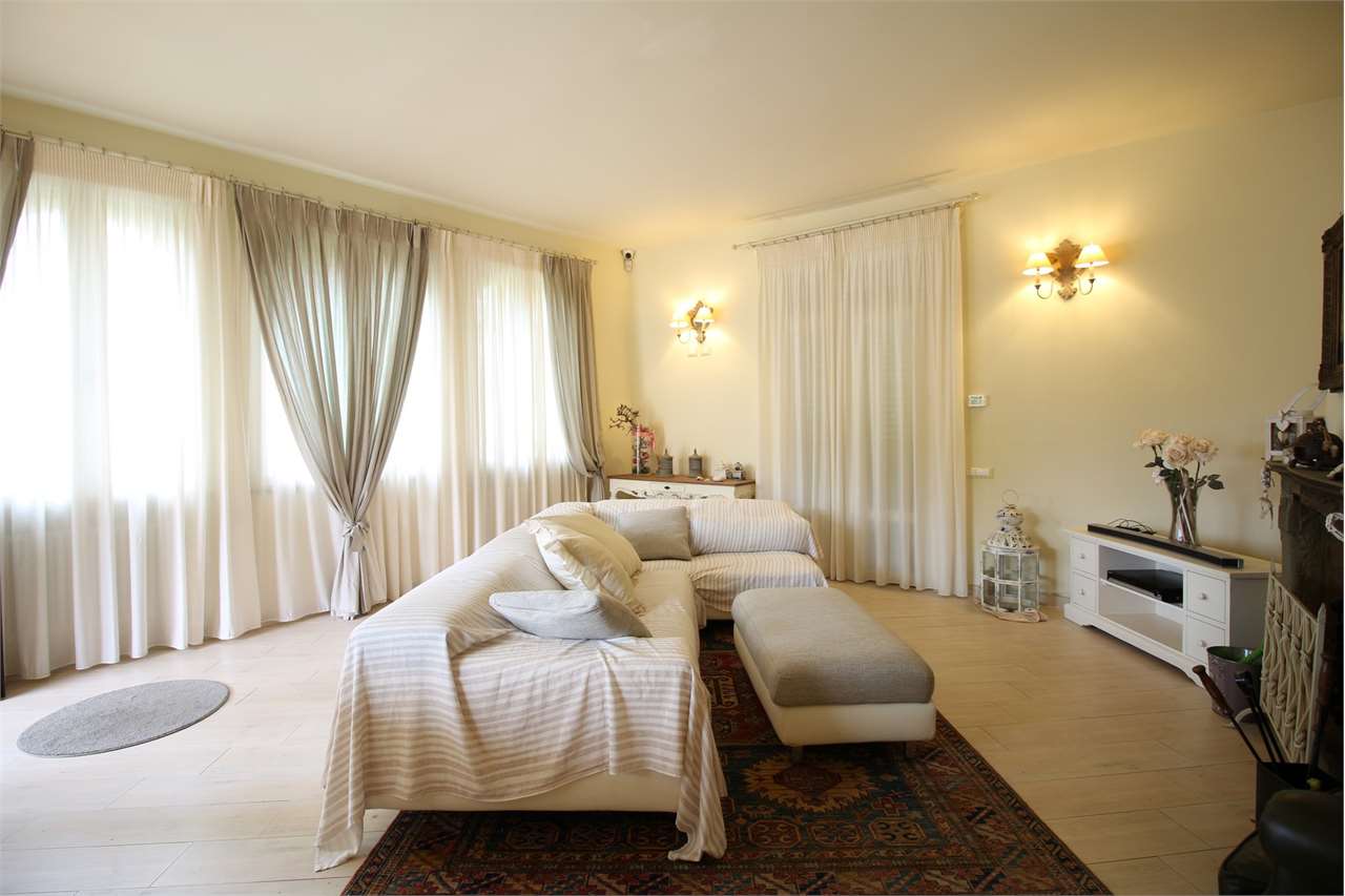 Villa con giardino a Vicopisano