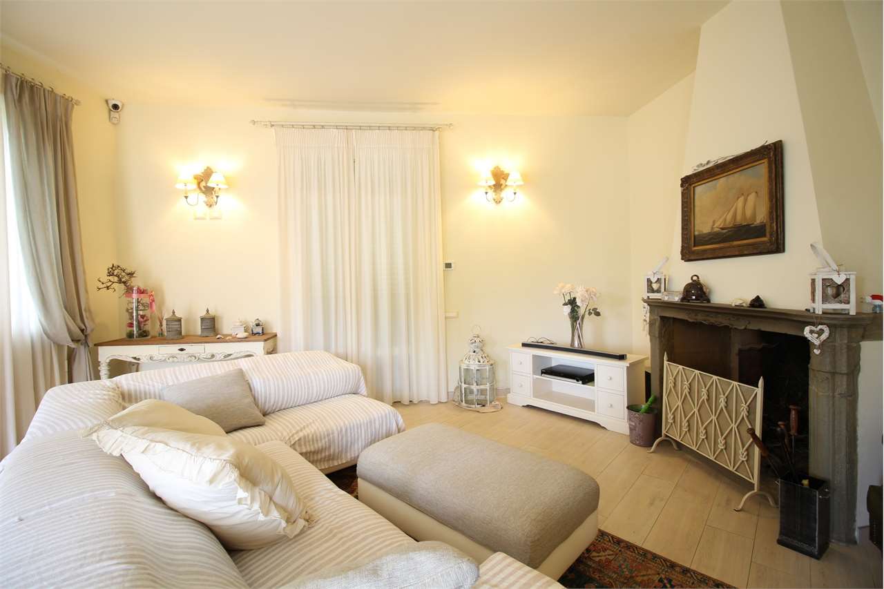 Villa con giardino a Vicopisano