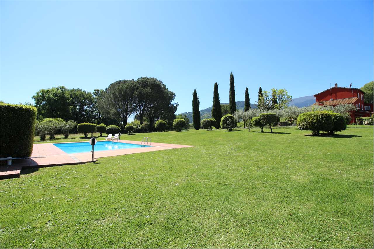 Quadrilocale con giardino a Capannori