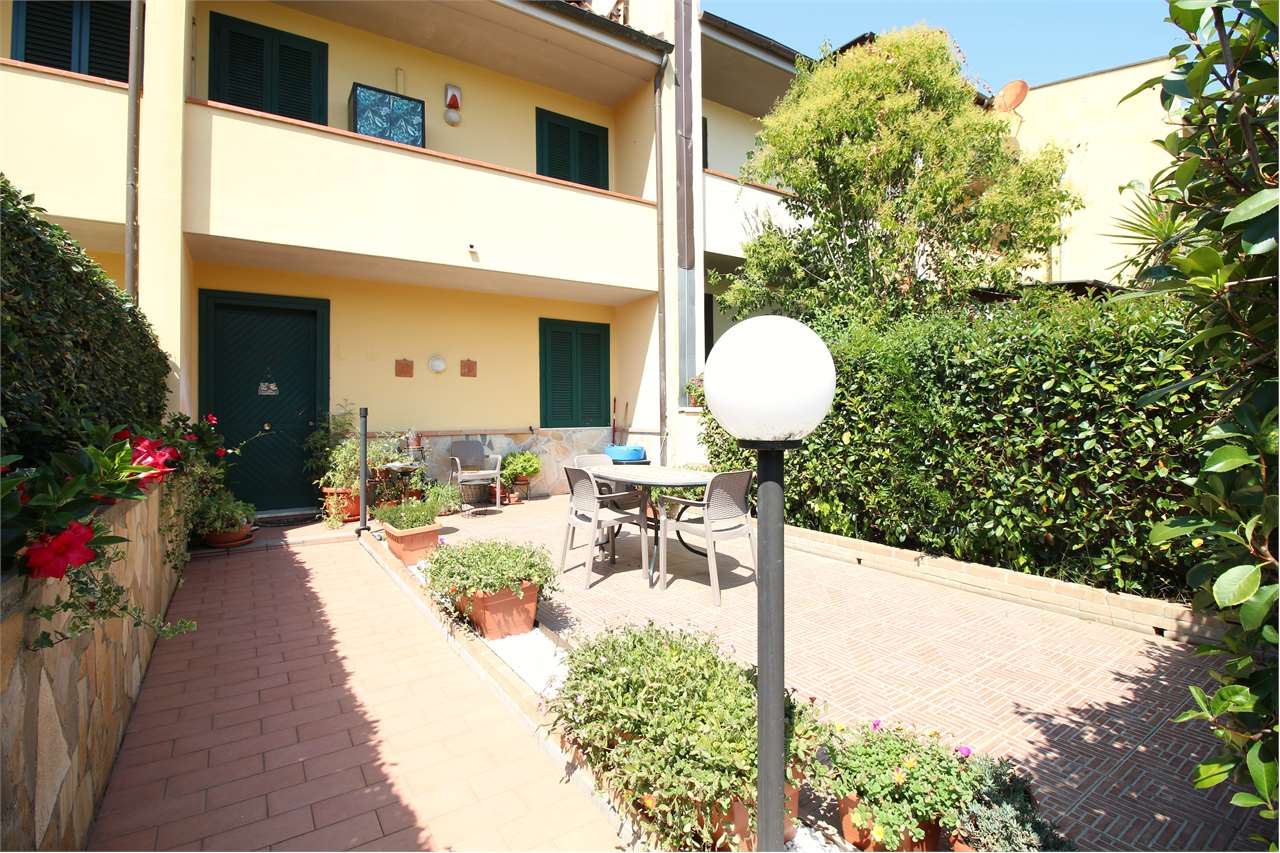 Villa con giardino, Buti cascine
