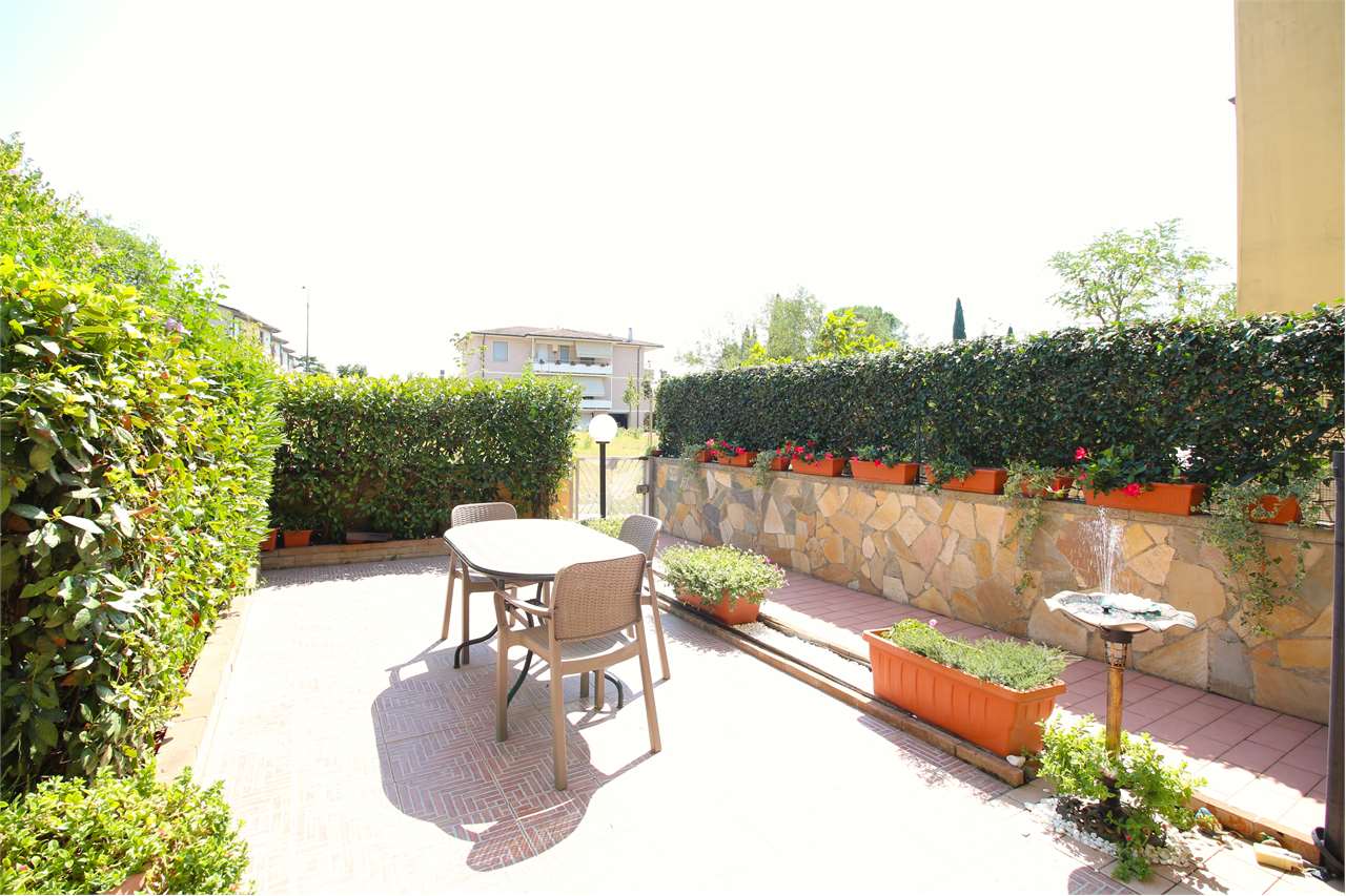 Villa con giardino, Buti cascine