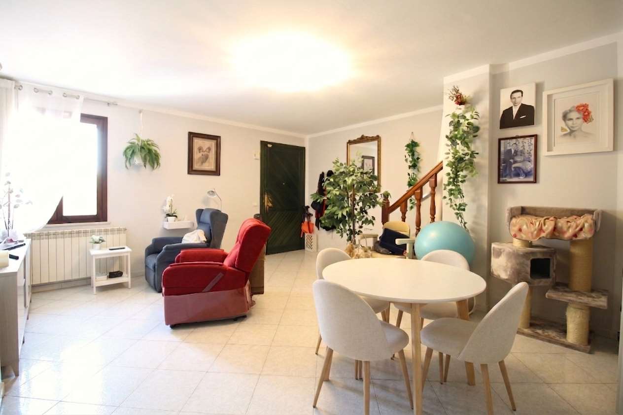 Villa con giardino, Buti cascine