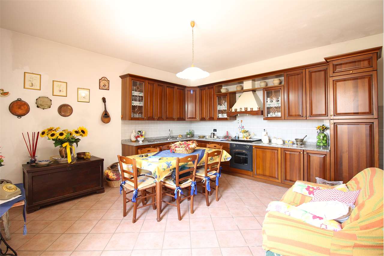 Casa indipendente con giardino, Buti cascine