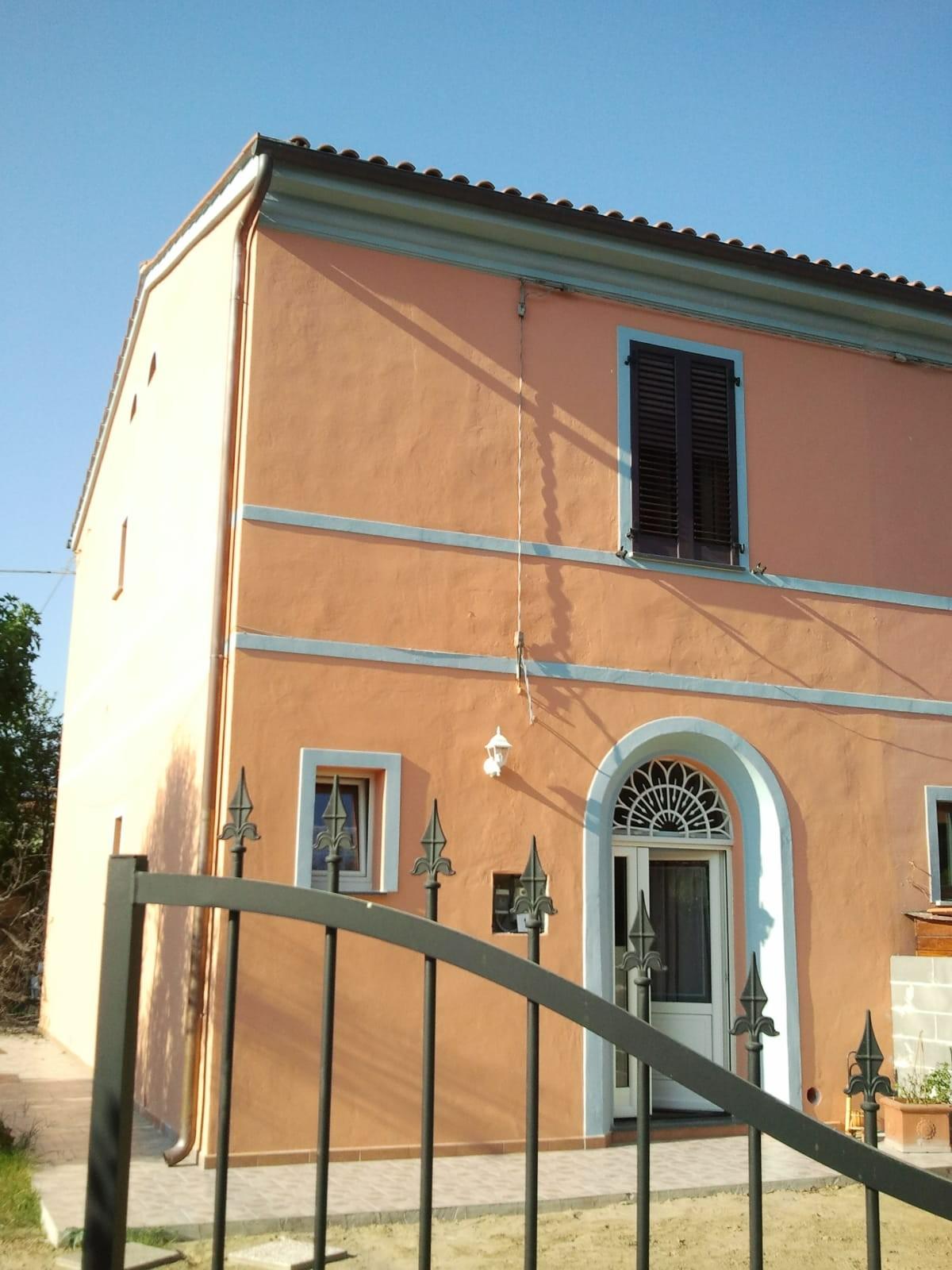 Casa indipendente con giardino, Pisa putignano no