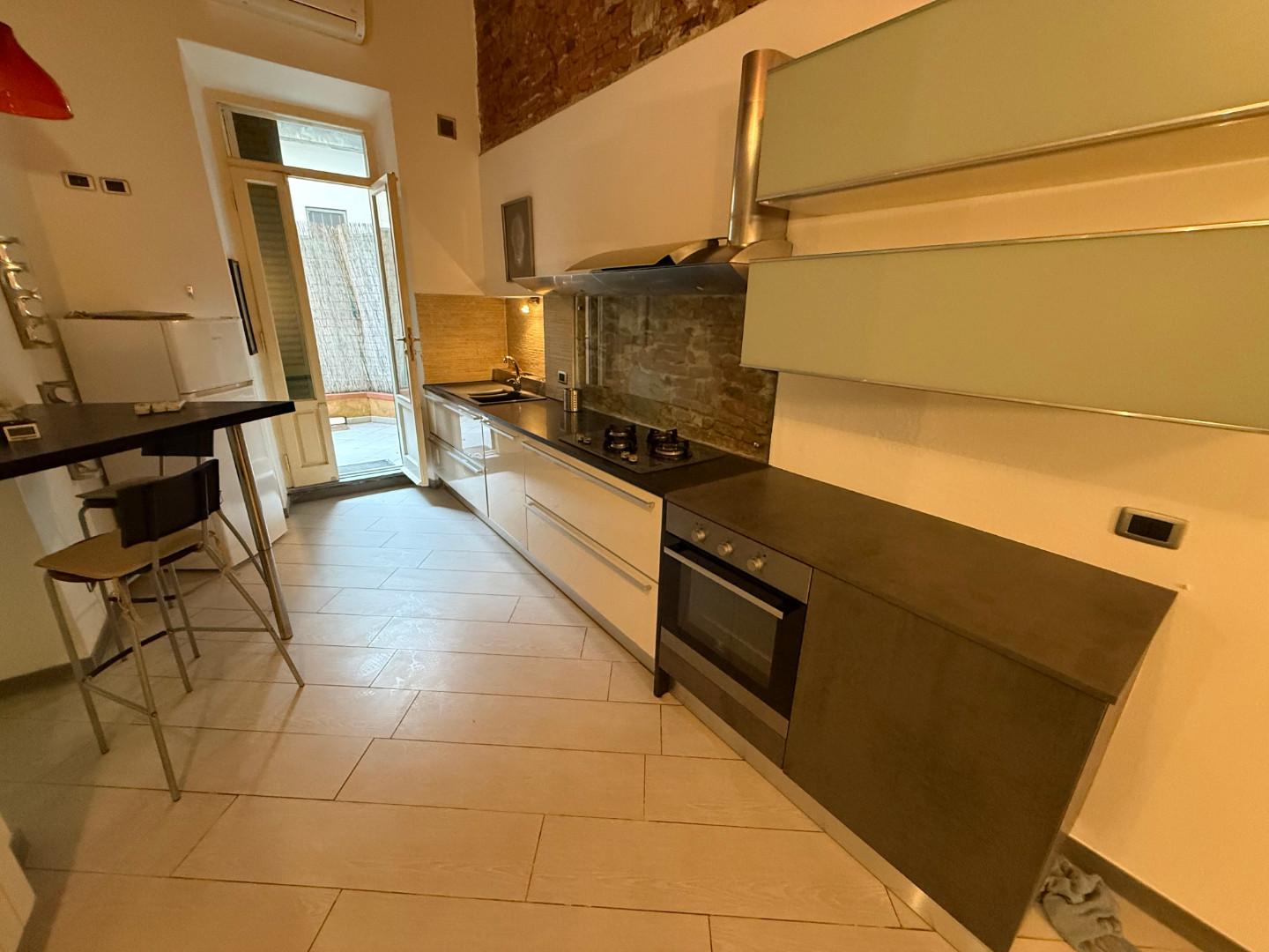 Trilocale arredato in affitto, Pisa lungarni