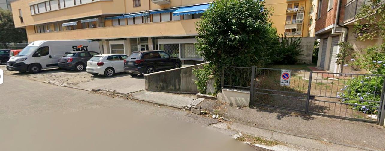 Box/Garage 1200mq da ristrutturare, Pisa landi