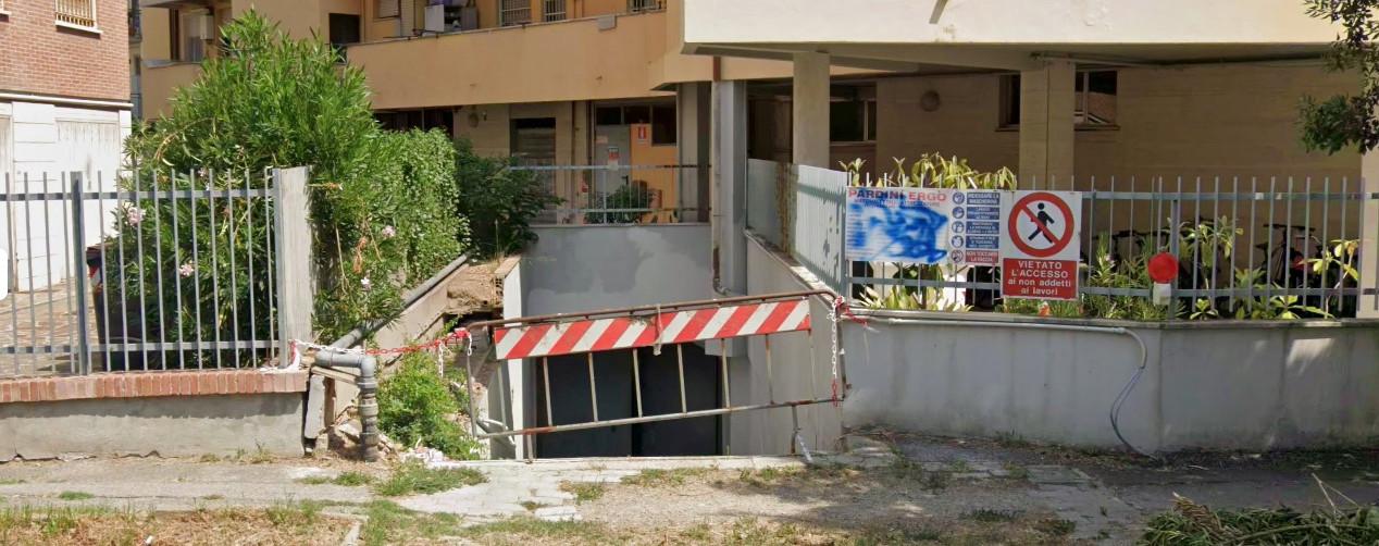 Box/Garage 1200mq da ristrutturare, Pisa landi