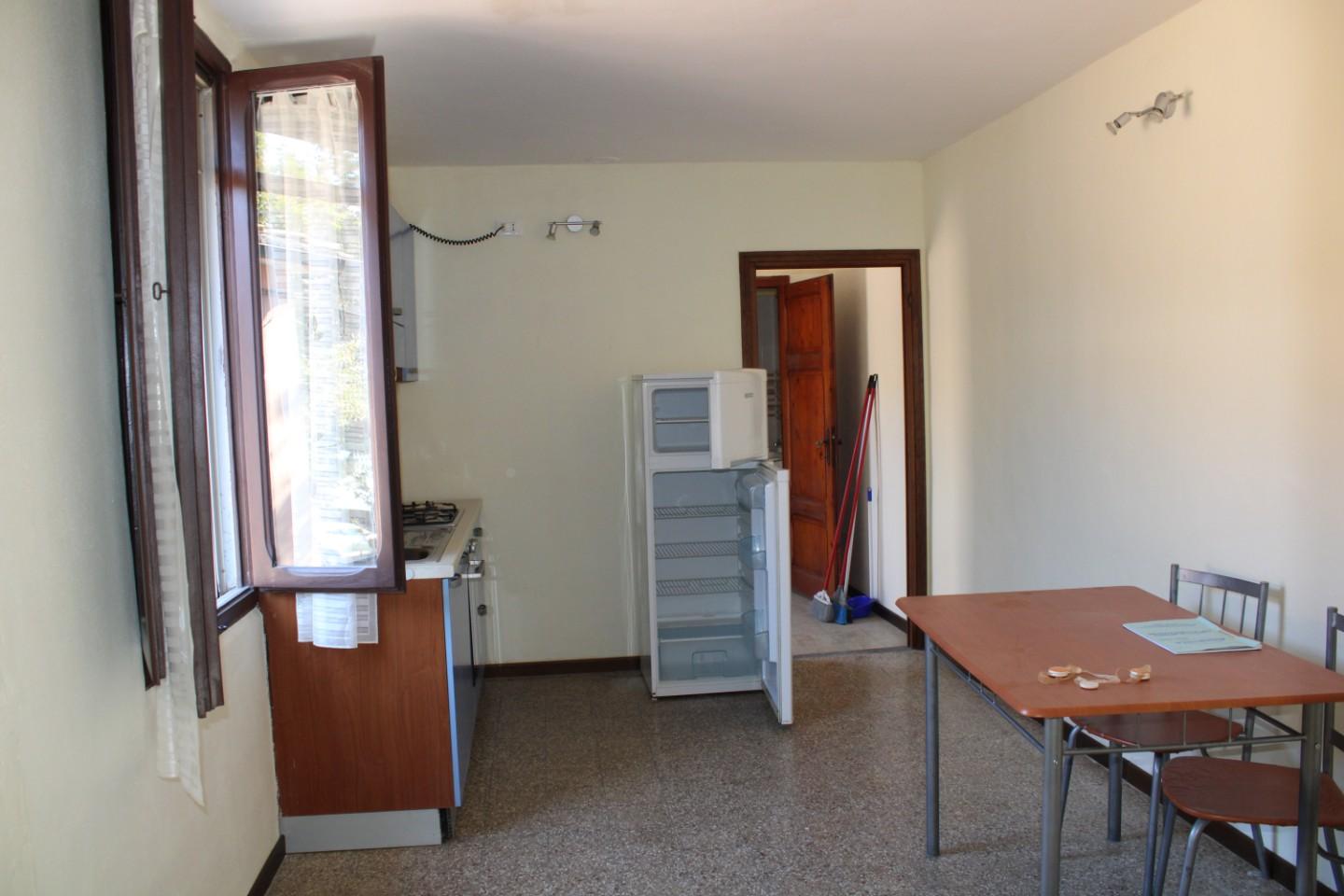 Bilocale arredato in affitto a Calcinaia