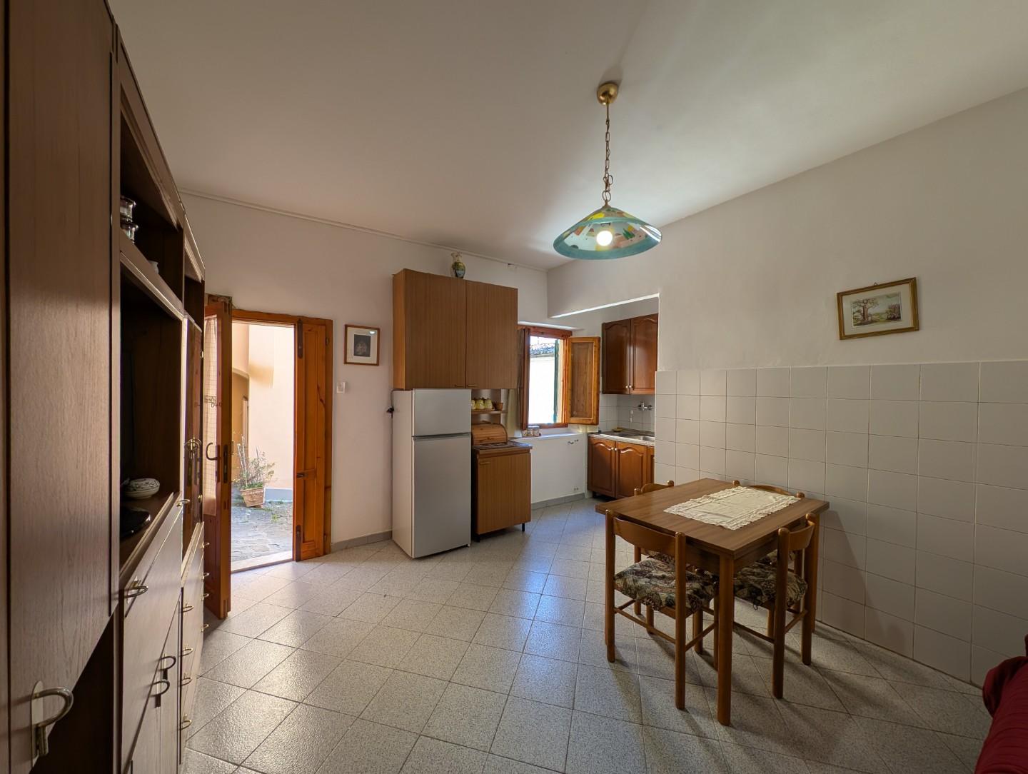 Bilocale arredato in affitto, Capraia e Limite capraia