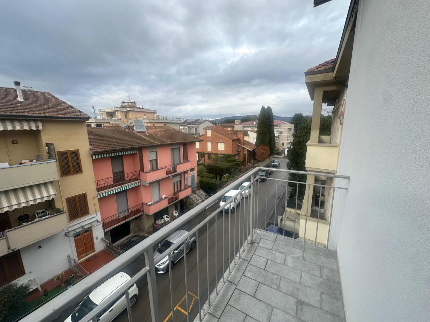 Trilocale con terrazzi, Empoli zona stadio