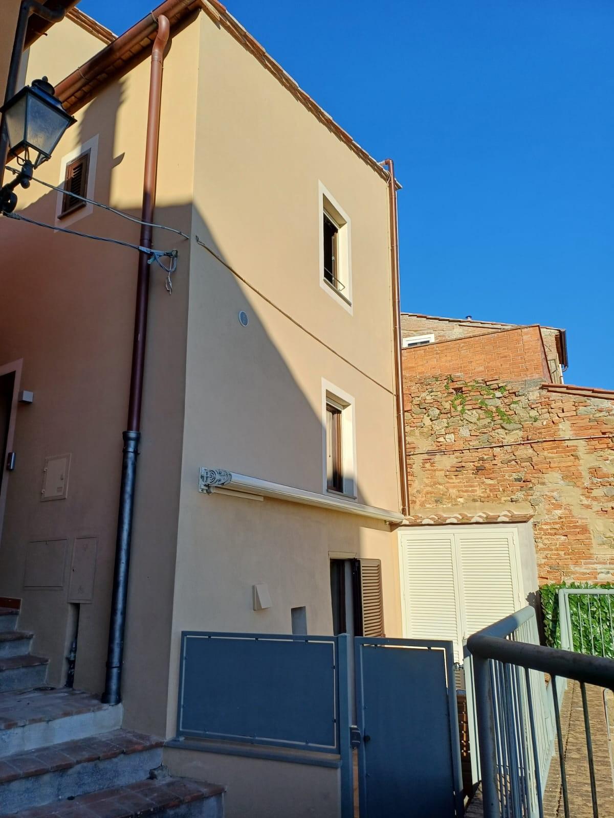 Casa indipendente arredata in affitto a Terricciola