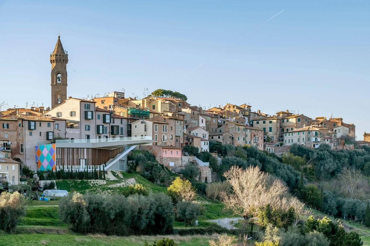 Locale commerciale in affitto a Peccioli