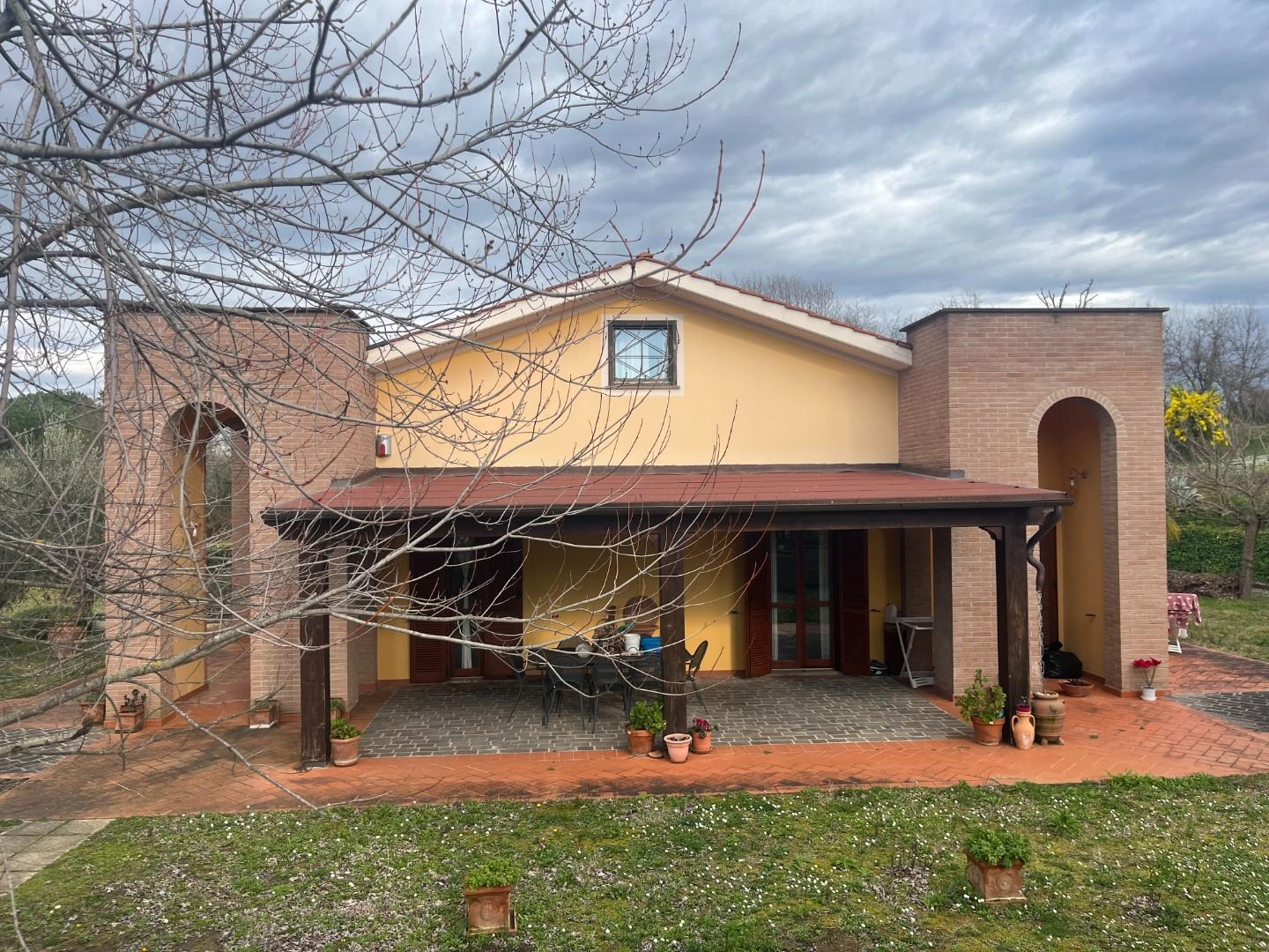 Villa con giardino a Pontedera