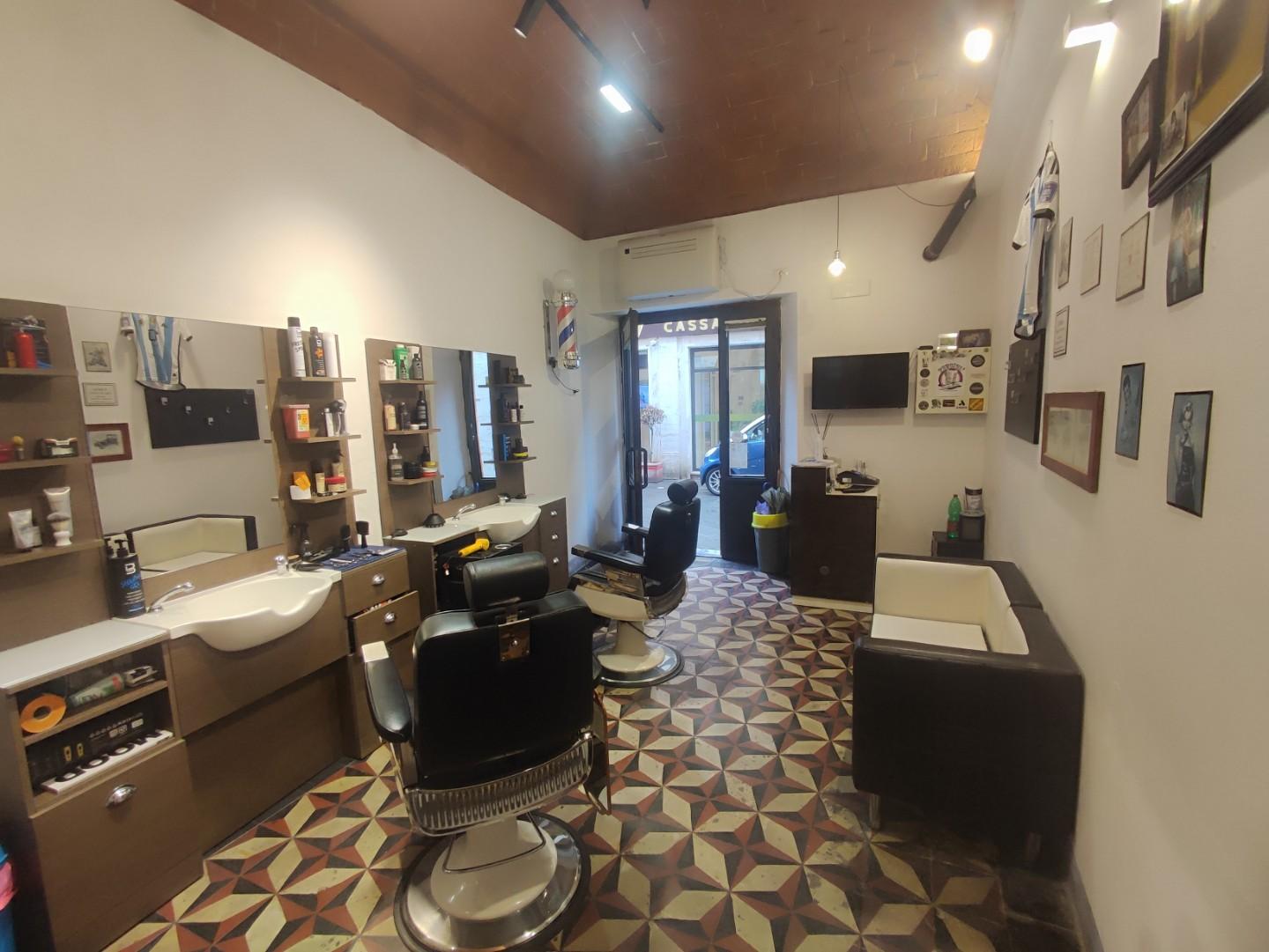 Locale commerciale in affitto a Peccioli