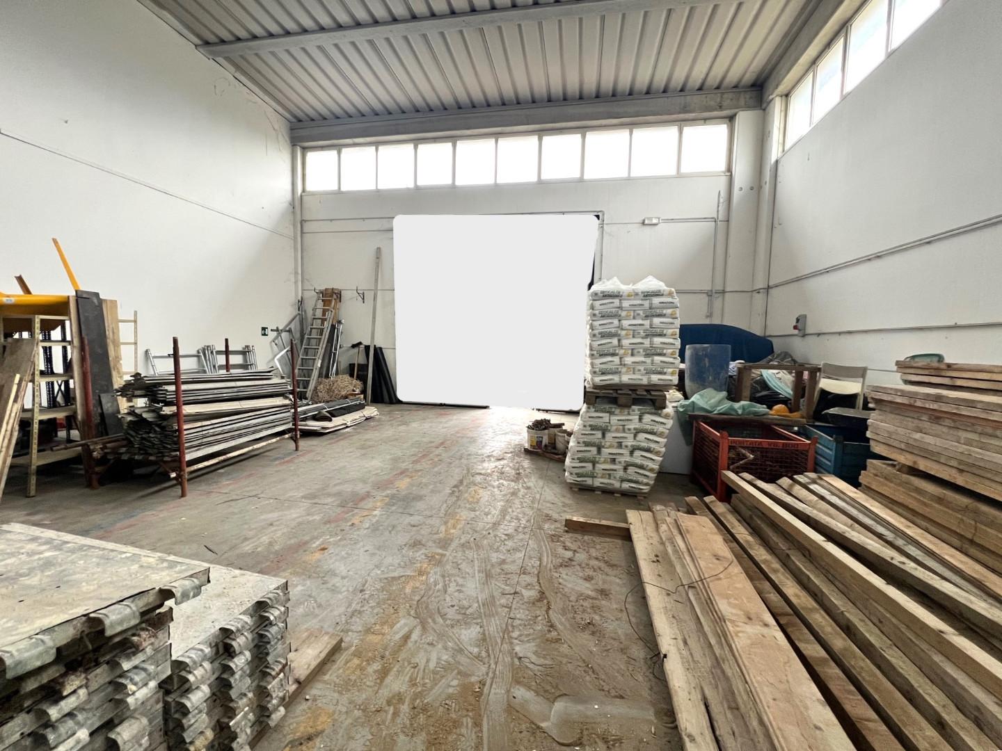 Locale commerciale in vendita a Montelupo Fiorentino