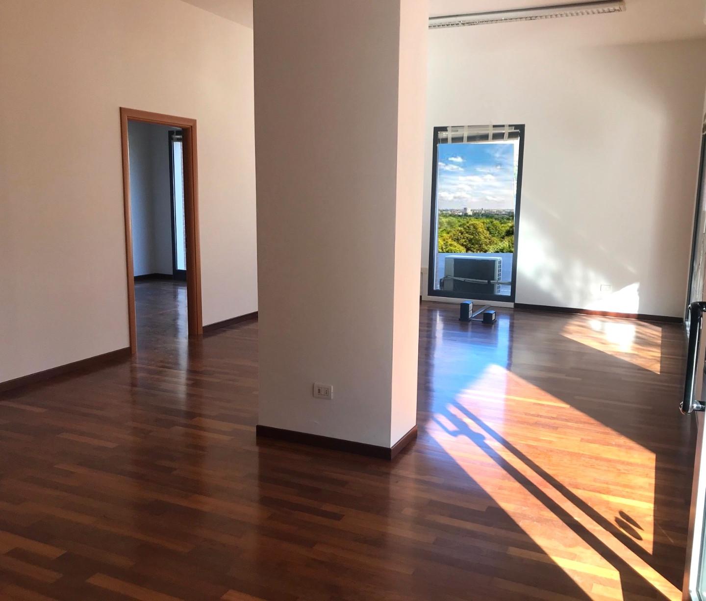 Locale commerciale in affitto a Montelupo Fiorentino