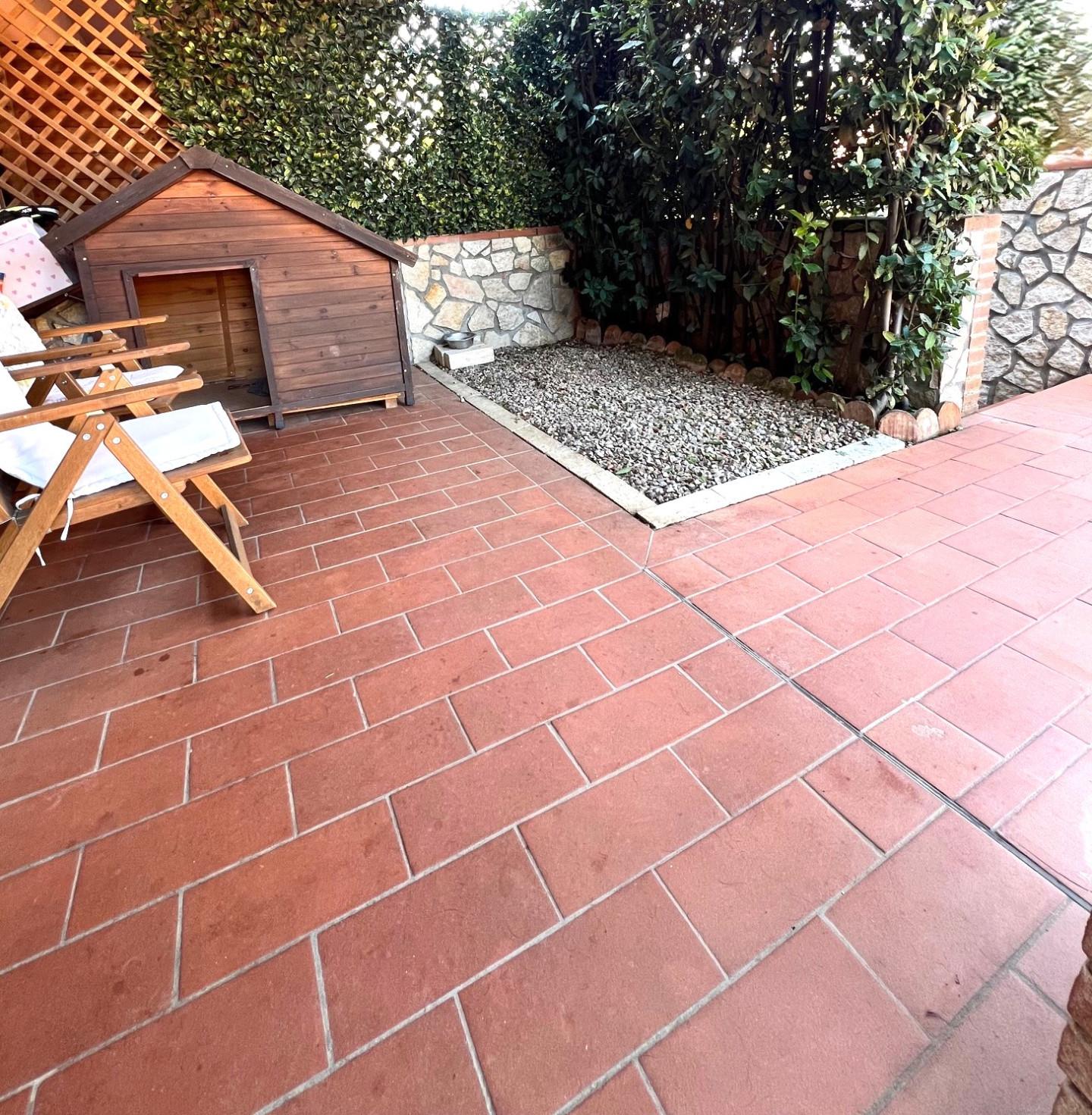 Villa con giardino, Lastra a Signa ginestra fiorentina