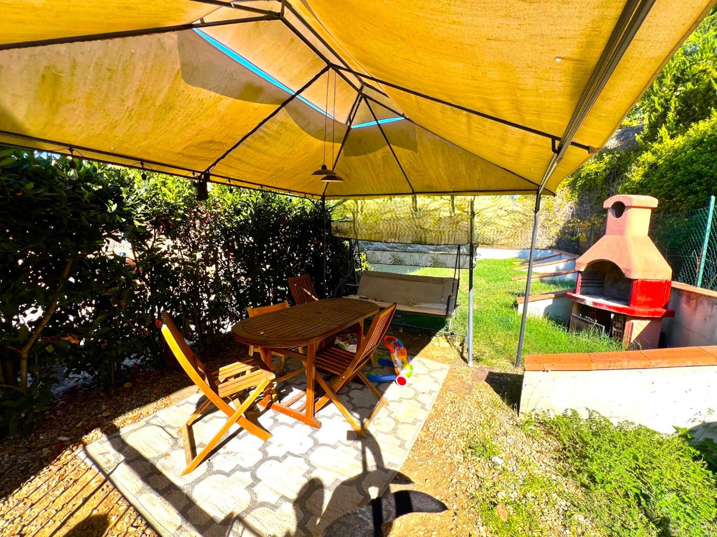 Villa con giardino, Lastra a Signa ginestra fiorentina