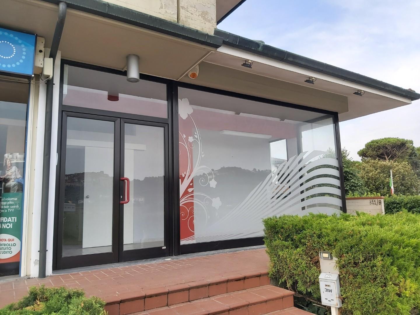 Locale commerciale in affitto a Santa Maria a Monte