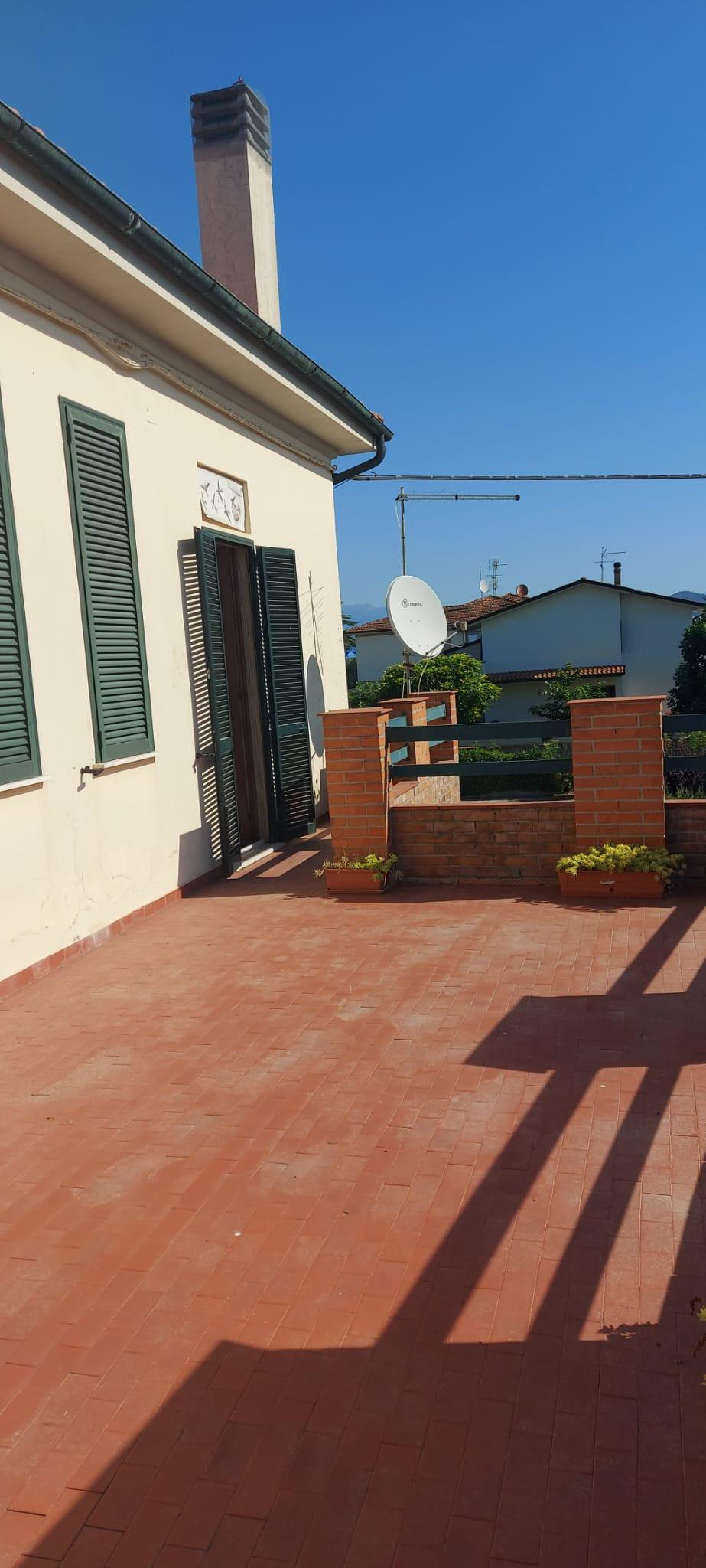 Villa con terrazzo, San Giuliano Terme arena metato
